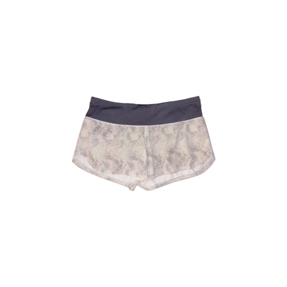 Vuori Women’s Omni Performance Shorts Lined in Grey Dunes Tan Cream - Small